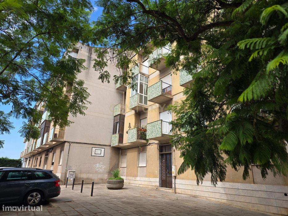 Apartamento T3 Renovado e mobiliado para Arrendar no Alto do Seixalinh