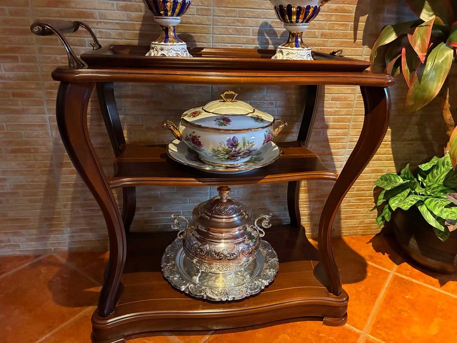 Carrinho de Chá em Mogno