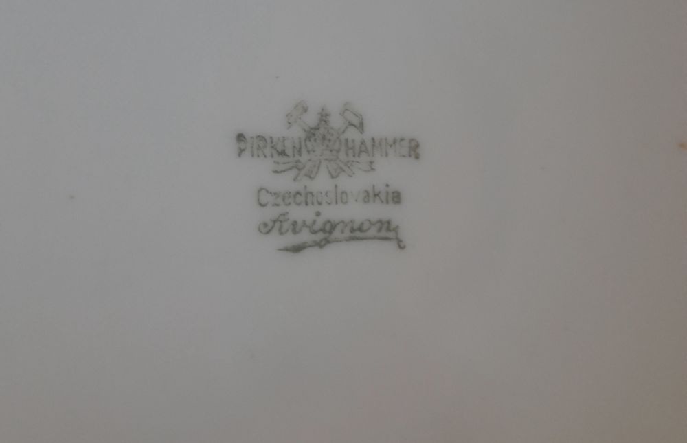 Супница фарфоровая