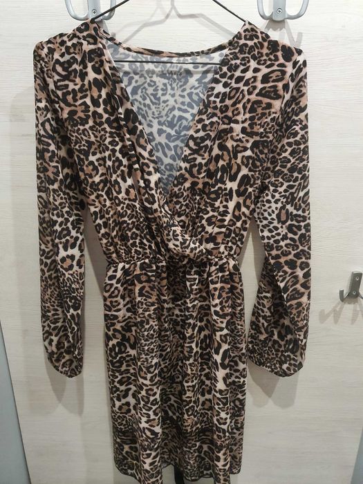 Sukienka w panterkę dekolt w kształcie litery V uniwersalna S M L XL