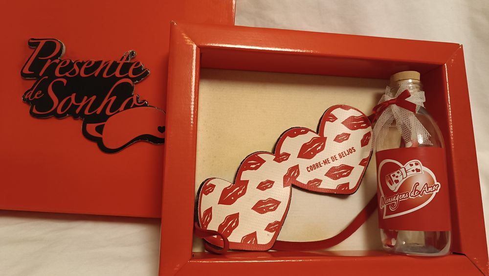 Venda Cobre-me de beijos, garrafinha com mensagens de amor