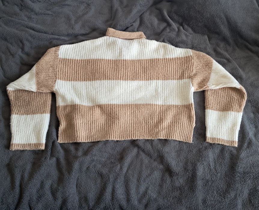 Krótki sweterek w paski