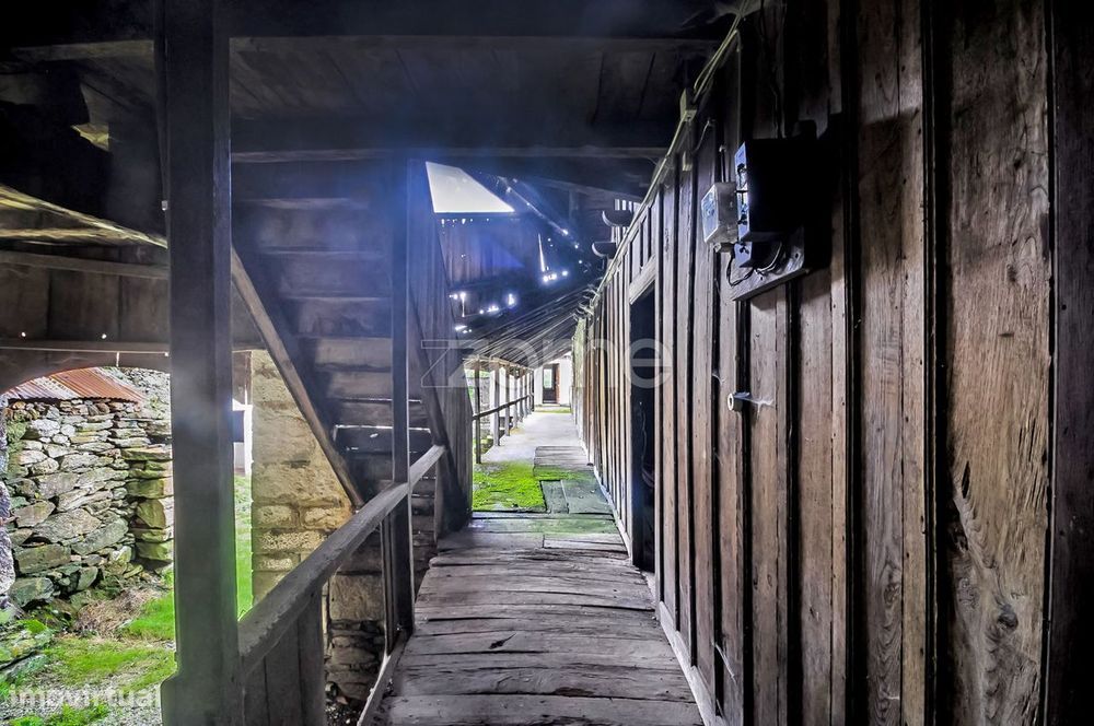 Quinta com dependências e terreno no aldeamento da Seara - Montalegre — Salto, Vila Real