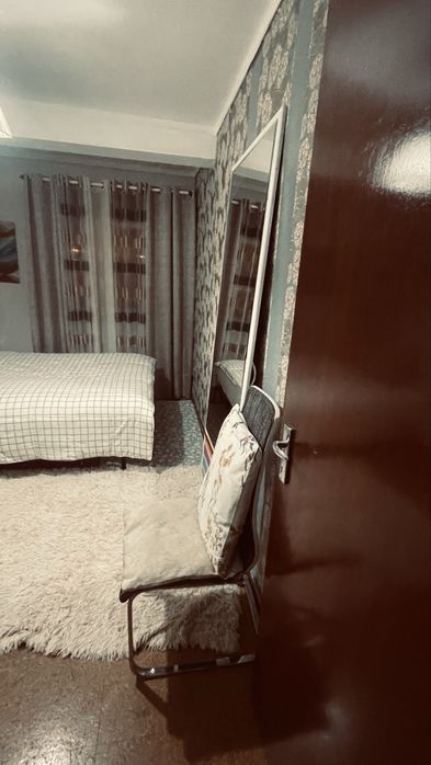 Arrenda-se Quarto