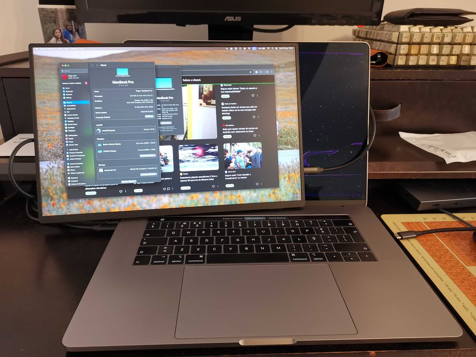 Macbook Pro 15'' 2018 16GB RAM+512GB Disco (só funciona com monitor externo)
