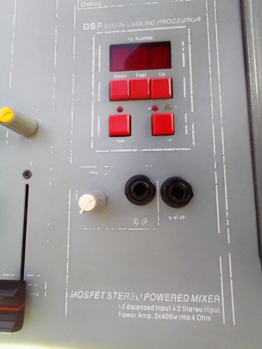 Pa com mesa work e + 2 colunas da dynacord excelente som