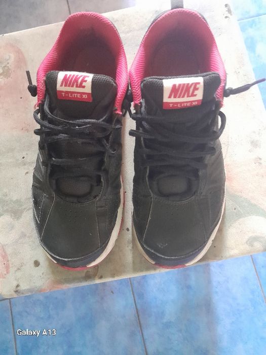 Продам крокси Nike  р40.