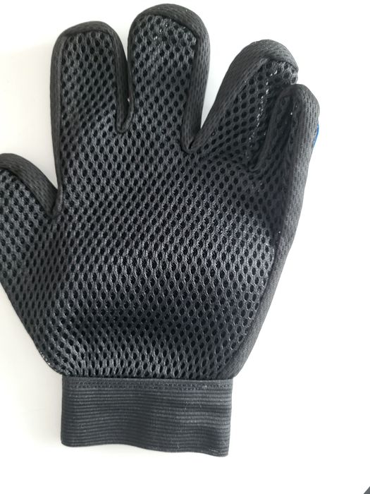 Rękawica do wyczesywania psa kota