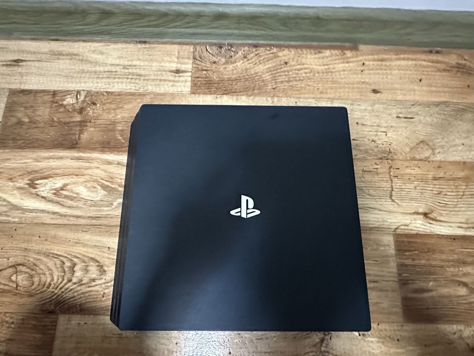 Продається PS4 pro 1tb