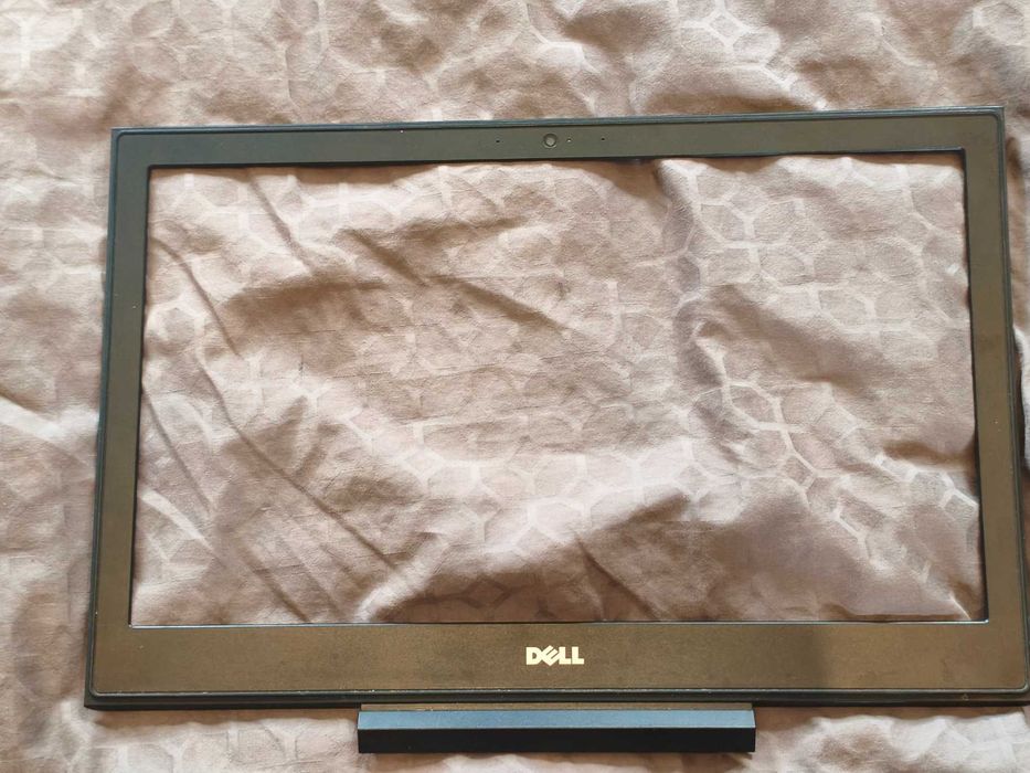 ramka matrycy dell inspiron 15 gaming 7567  7566