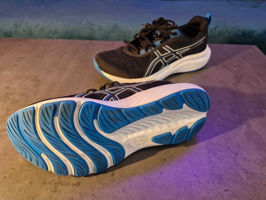 Buty do biegania ASICS Gel-Winhawk 5 [jak nowe]