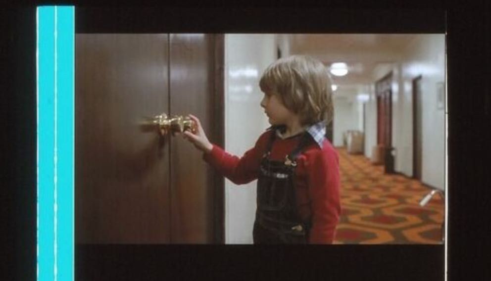 Fotogramas em película 35mm do filme culto THE SHINING