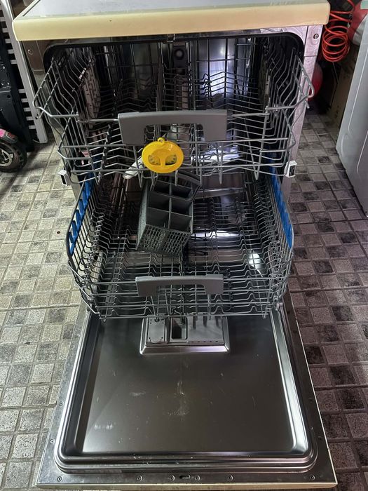 Máquina de Lavar Loiça Candy Usada - A Funcionar Perfeitamente447455671626639361