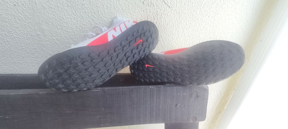 Chuteiras Nike Jr. Mercurial Superfly 9 Club Turf criança (38.5)