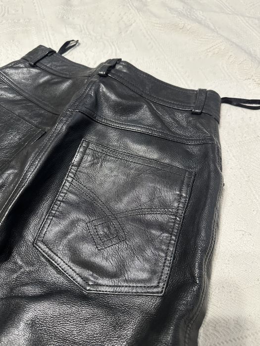 Штани з натуральної шкіри ,фасон прямих джинсів ,розмір s