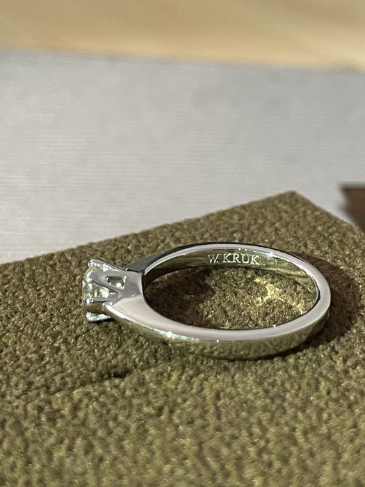 Pierścionek z brylantem W.Kruk 0.50 ct