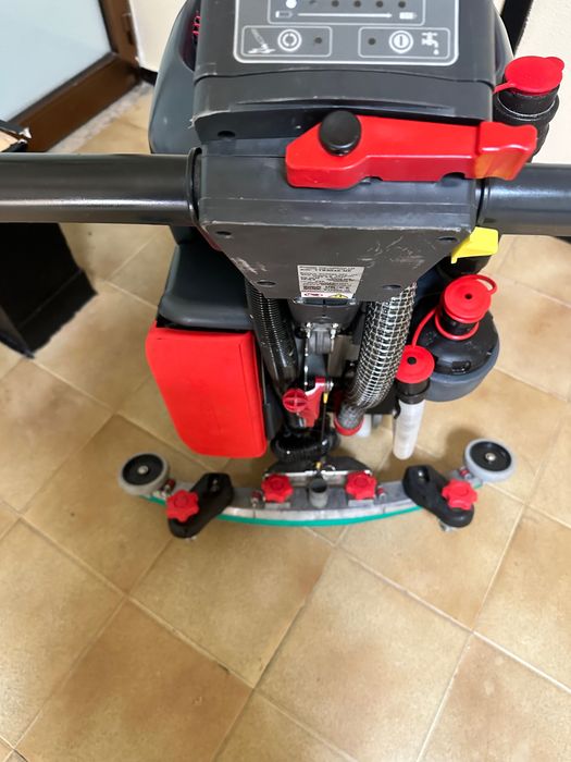 Vende-se Maquina Rotativa a Bateria, sem fios.