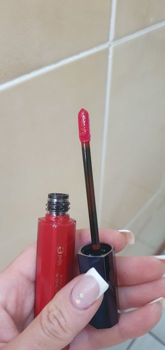 Продам нову помаду (блеск)