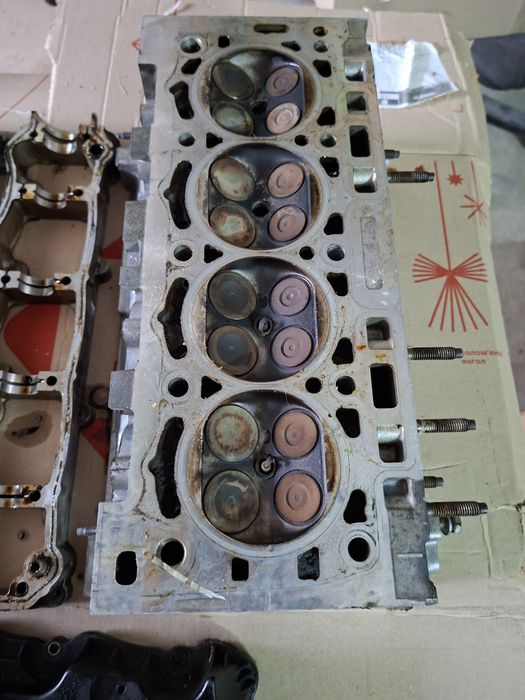 Головка двигуна  10FX7L
