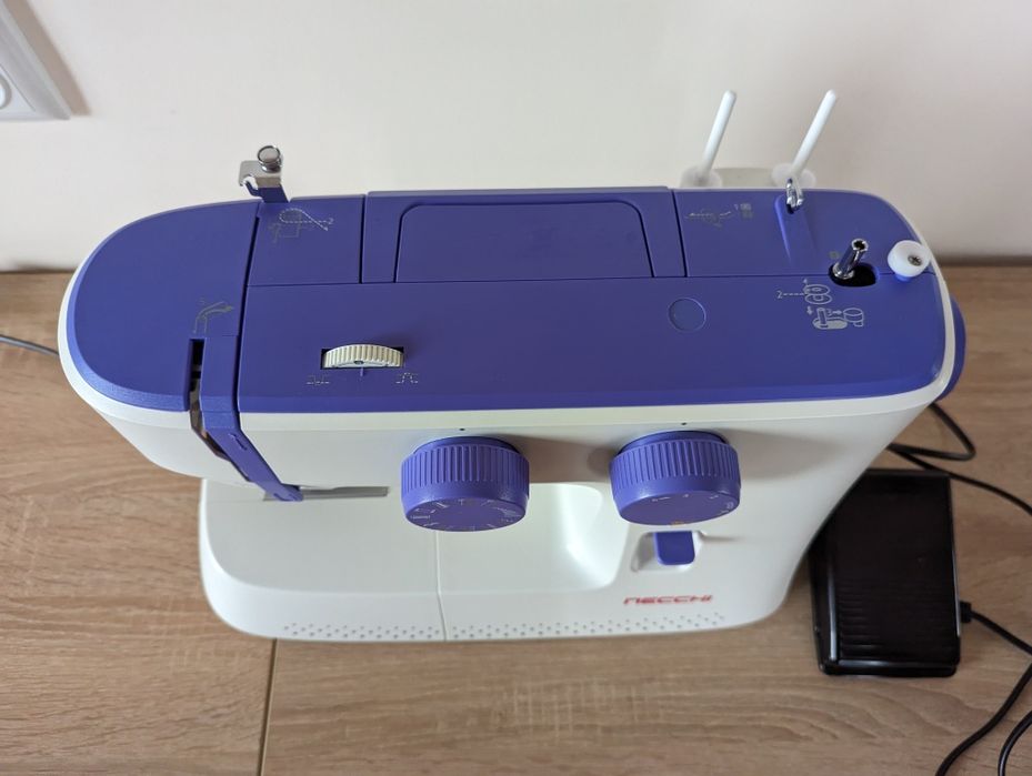 Швейна машина Necchi M213A