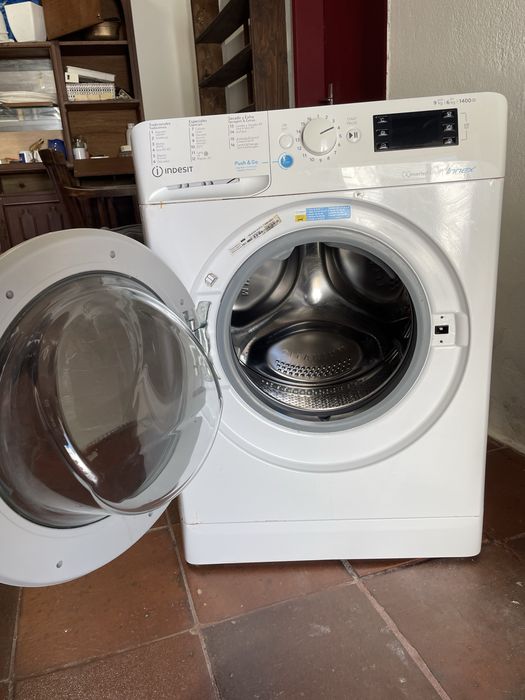 Máquina de lavar e secar Indesit Innex, 9kg/6kg