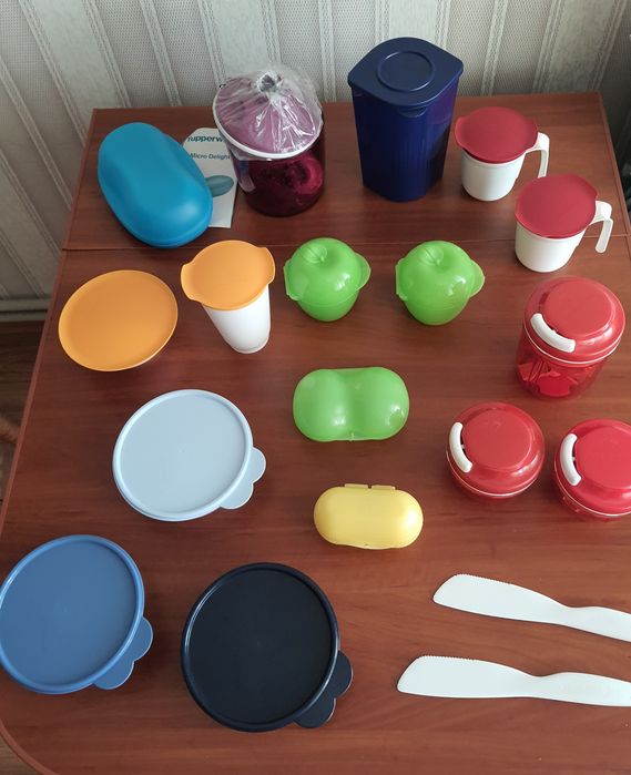 Набір посуду Tupperware