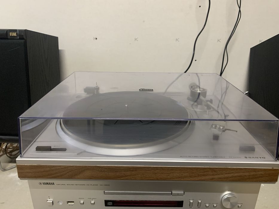 Програвач вінілу Sanyo TP1005U