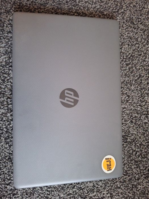 Laptop HP 255 G7