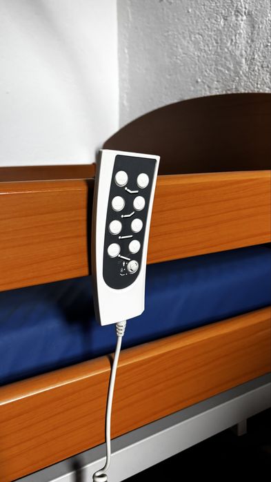 Cama Elétrica Articulada de Decúbito ALFA-5F + Colchão Hospitalar Anti-escara