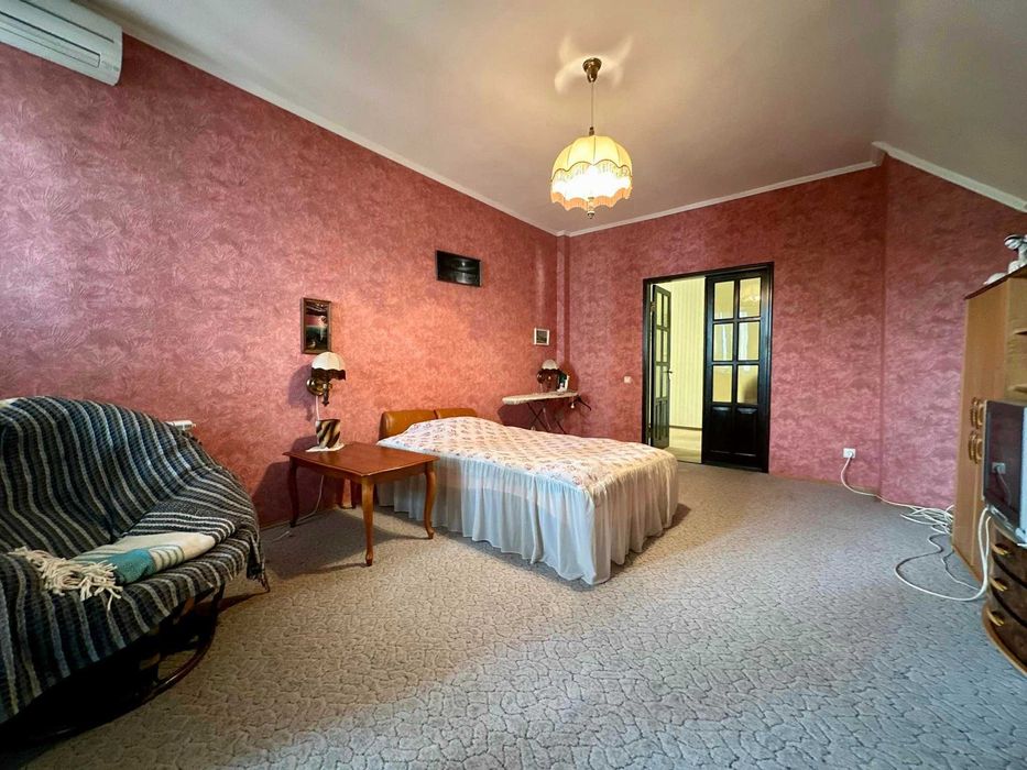 Продається ексклюзивний будинок,335 кв.м