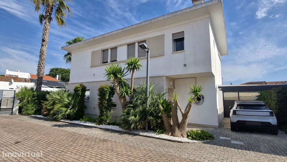 Moradia Isolada T3 + 1 com jardim, Alvide, Cascais