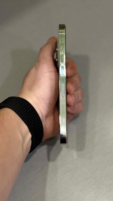 Продам Айфон 13 про