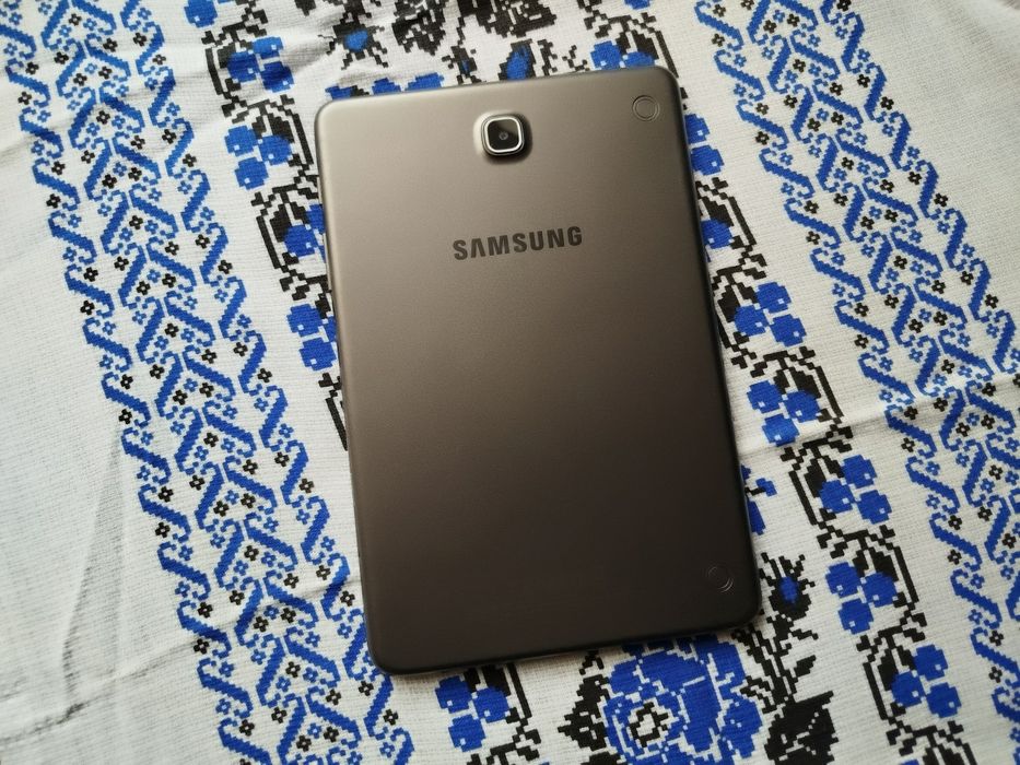Планшет Samsung galaxy tab A з сім та LTE, повний комплект, гарний стан, самсунг