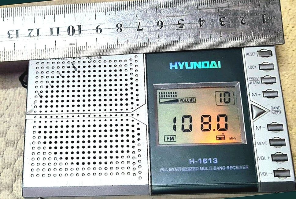 Цифровой радиоприемник Hyundai H-1613,с батар,sharp