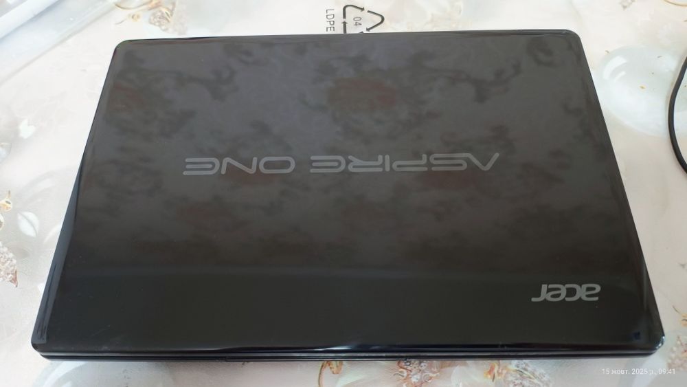 Нетбук Acer Aspire one 725