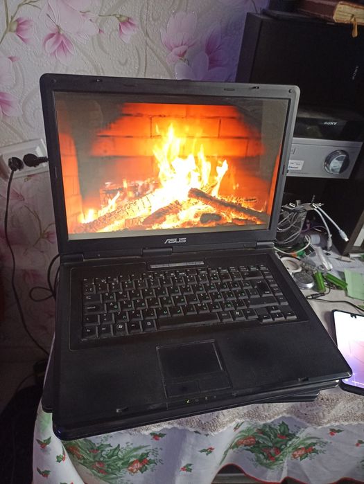 Ноутбук Asus з Європи.екран 15.5"віндовс 7 нова