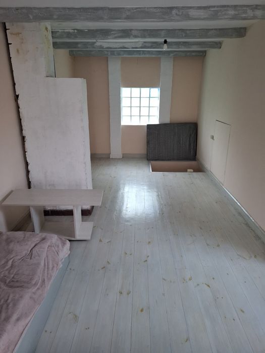 Цегляний будинок в селі Мотовилівська Слобідка, є піч