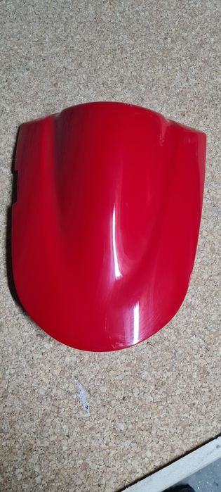 Tampa do banco traseiro Gsxr 600 K7