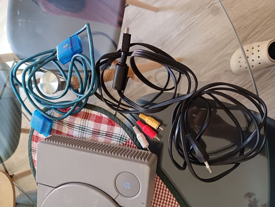 Vendo psx com comando e cabos