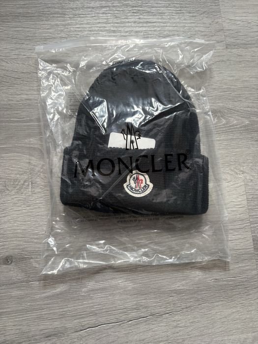 Gorro moncler novo