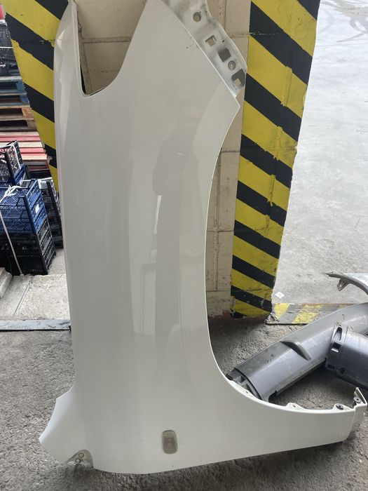 Крило ліве праве Тойота Ленд Крузер  TOYOTA LAND CRUISER 07-15 J200