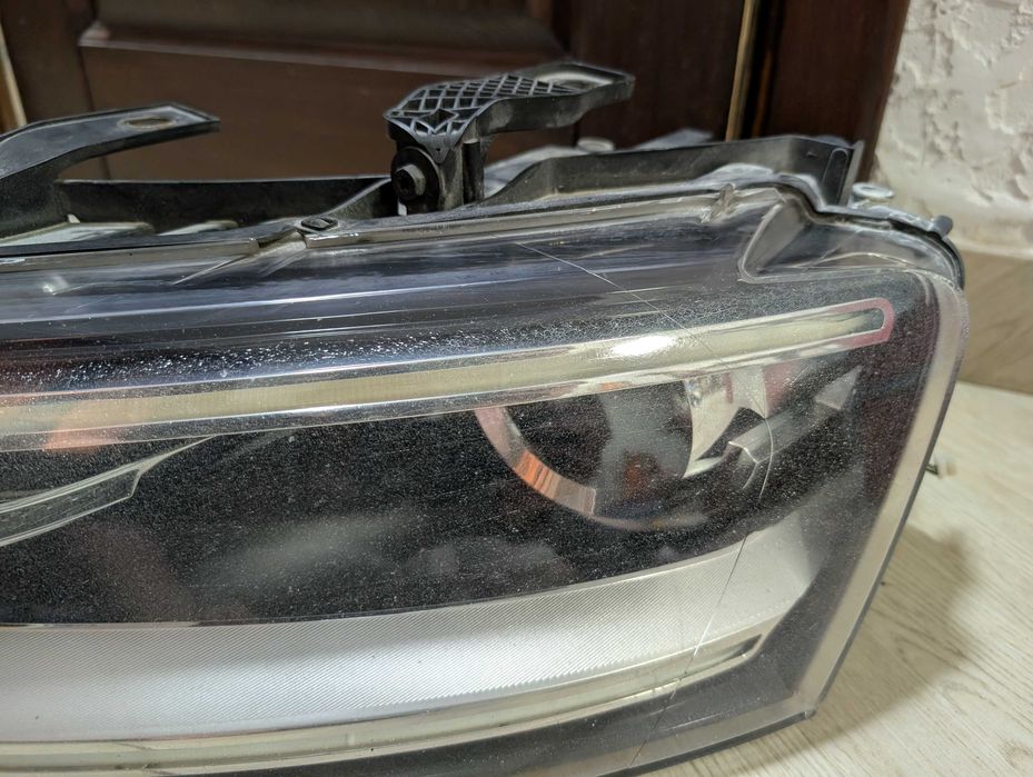 Фара ксенон левая Audi Q3 8U0941003B без блоков