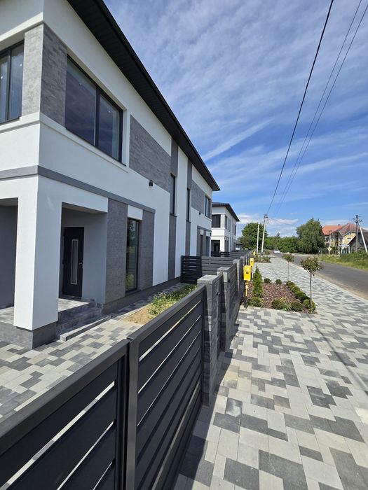 ПРОДАЖ КОТЕДЖІВ  газове опалення / гарна локація / 853 $ за м²