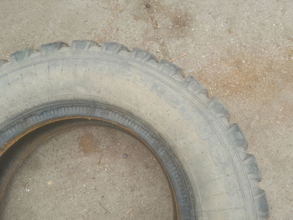 Opona 8.25x20 KAMA