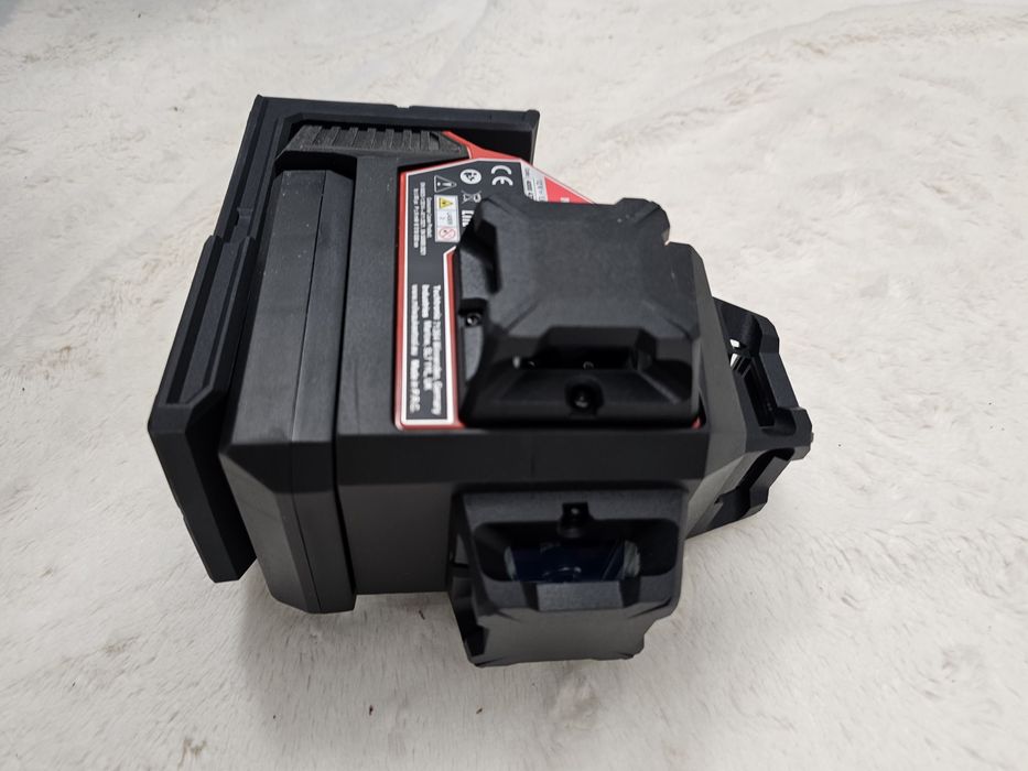 Laser krzyżowy 3 płaszczyznowy Milwaukee M12 3PL   nowy