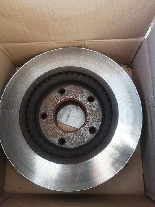 Продаются тормозные диски на Nissan