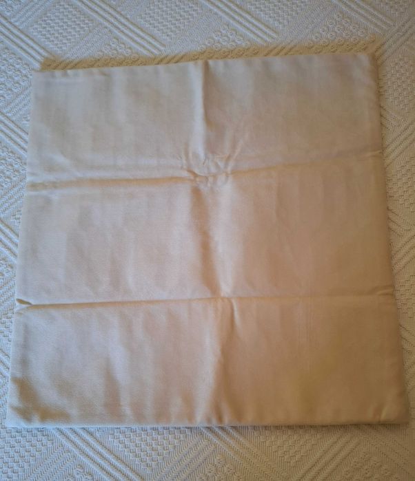 Capa para Almofada Creme e Dourados ( A estrear )