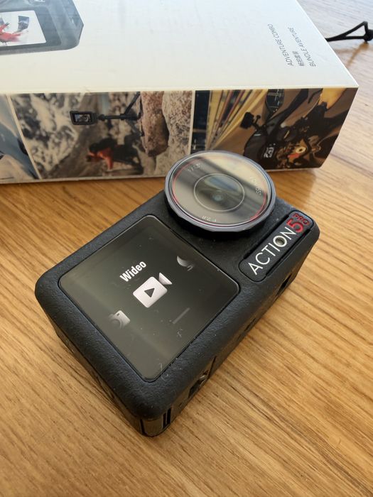 DJI Osmo Action 5 Pro Adventure Combo kamera sportowa