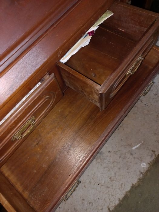 Estante com escrivaninha