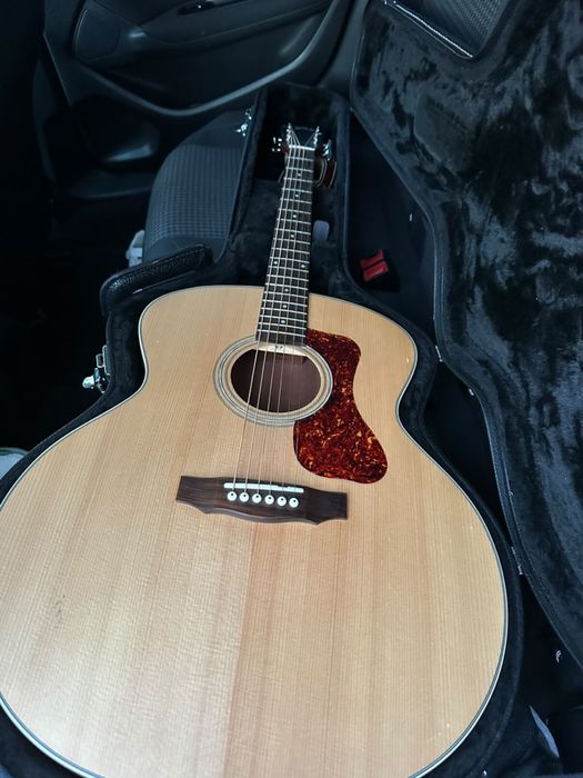 Guitarra acustica guild F240 E com case gator